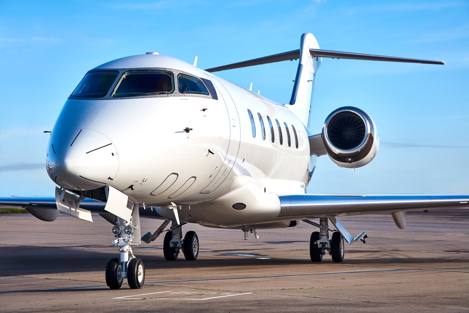Canadair Challenger 350 : Bombardier Challenger 350 (N501BZ) Aircraft